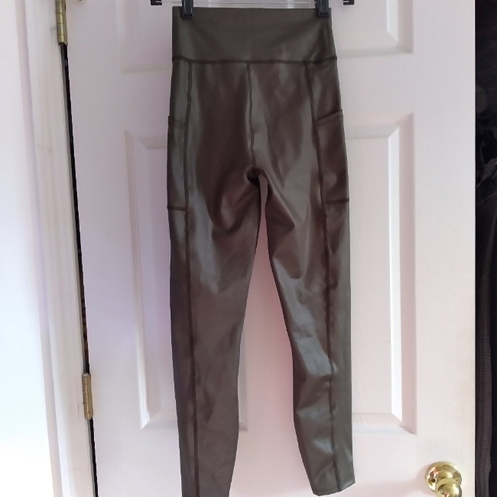 Abercrombie and Fitch Shiny Green High Waisted Contour Leggings - Picture 4 of 6